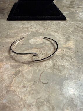 NWOT Pure Vida wave Silvertone cuff bracelet